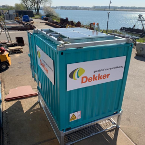 Container met 'de elektriciteitsknop'