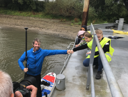 Plastic Soup Surfer op bezoek bij Dekker in IJzendoorn