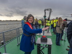 Wethouder Gerdien Rots geeft startsein Rotterdam 10